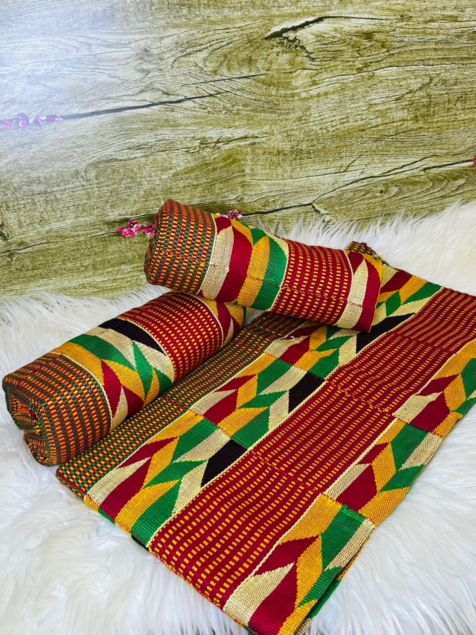 Sika futuro 6 yards in Mighty Kente's Pinglist store