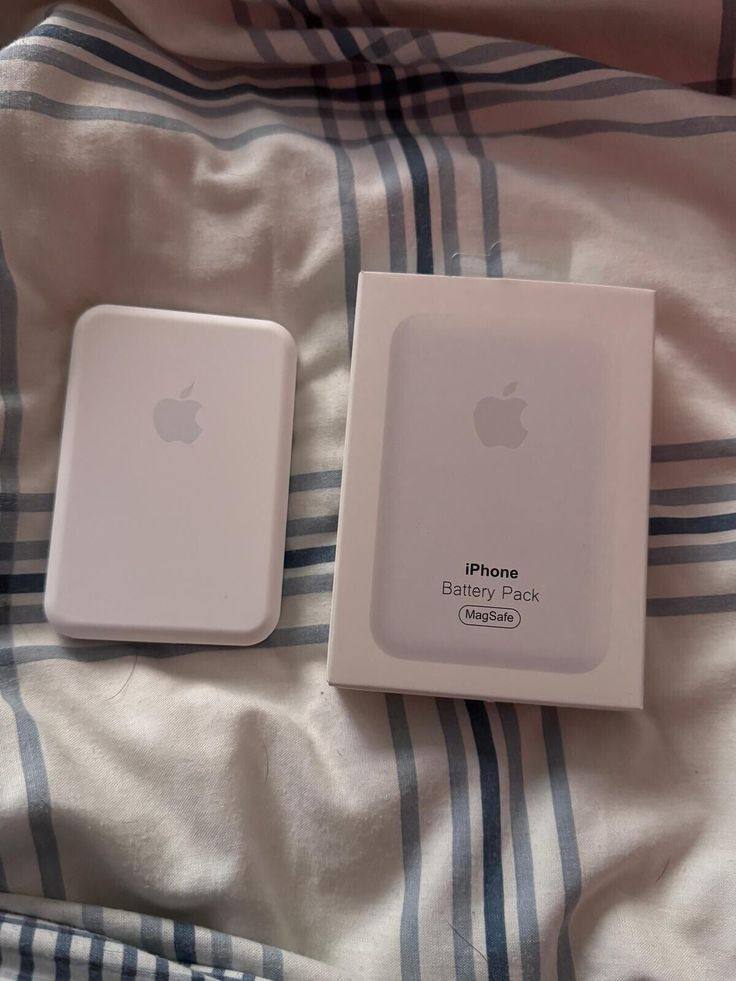 Small Apple Wireless Charging Device