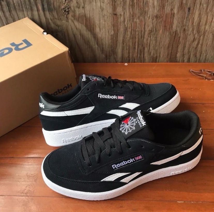 Reebok Classic Revenge Plus Sneaker - Black/White