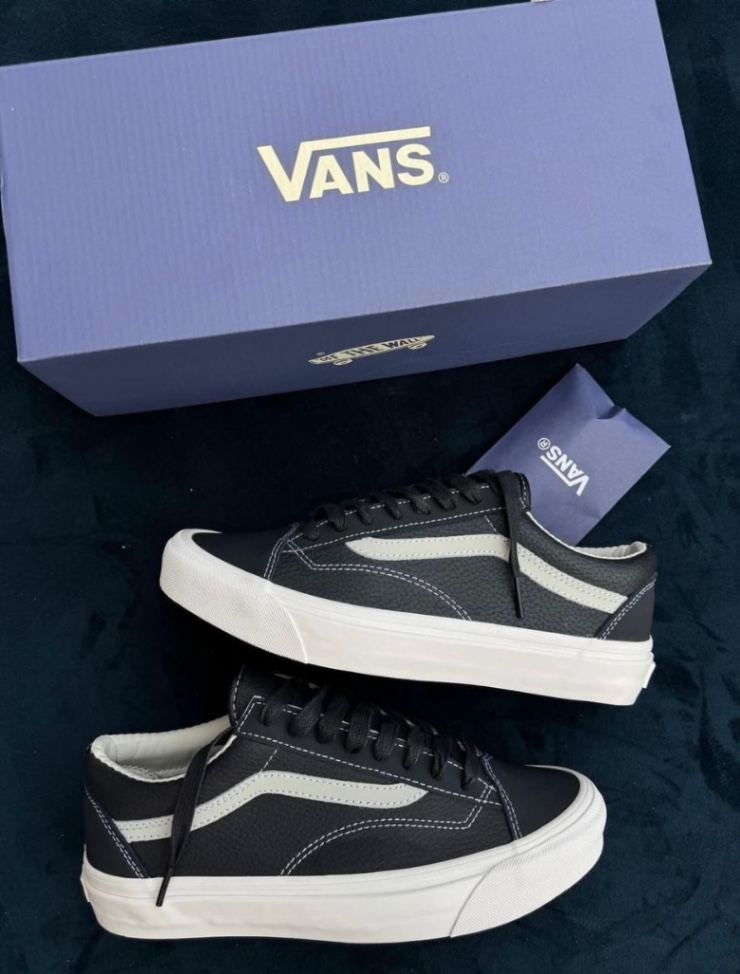 (Black x White) Vans Old Skool 36 Vault LX sneakers