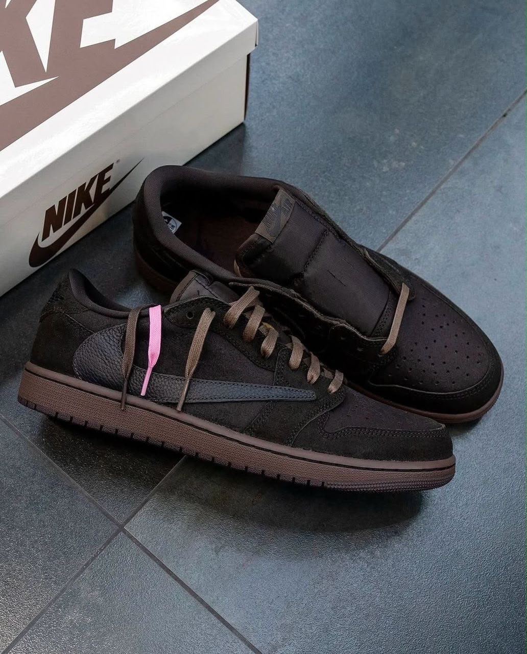 Air Jordan 1 x Travis Scott Velvet Brown and Dark Mocha