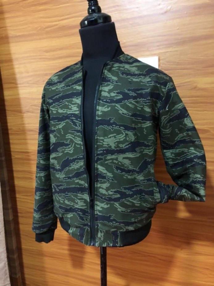 Camouglage Unisex  Bomber jacket 