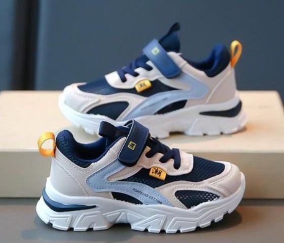 Kids sneakers