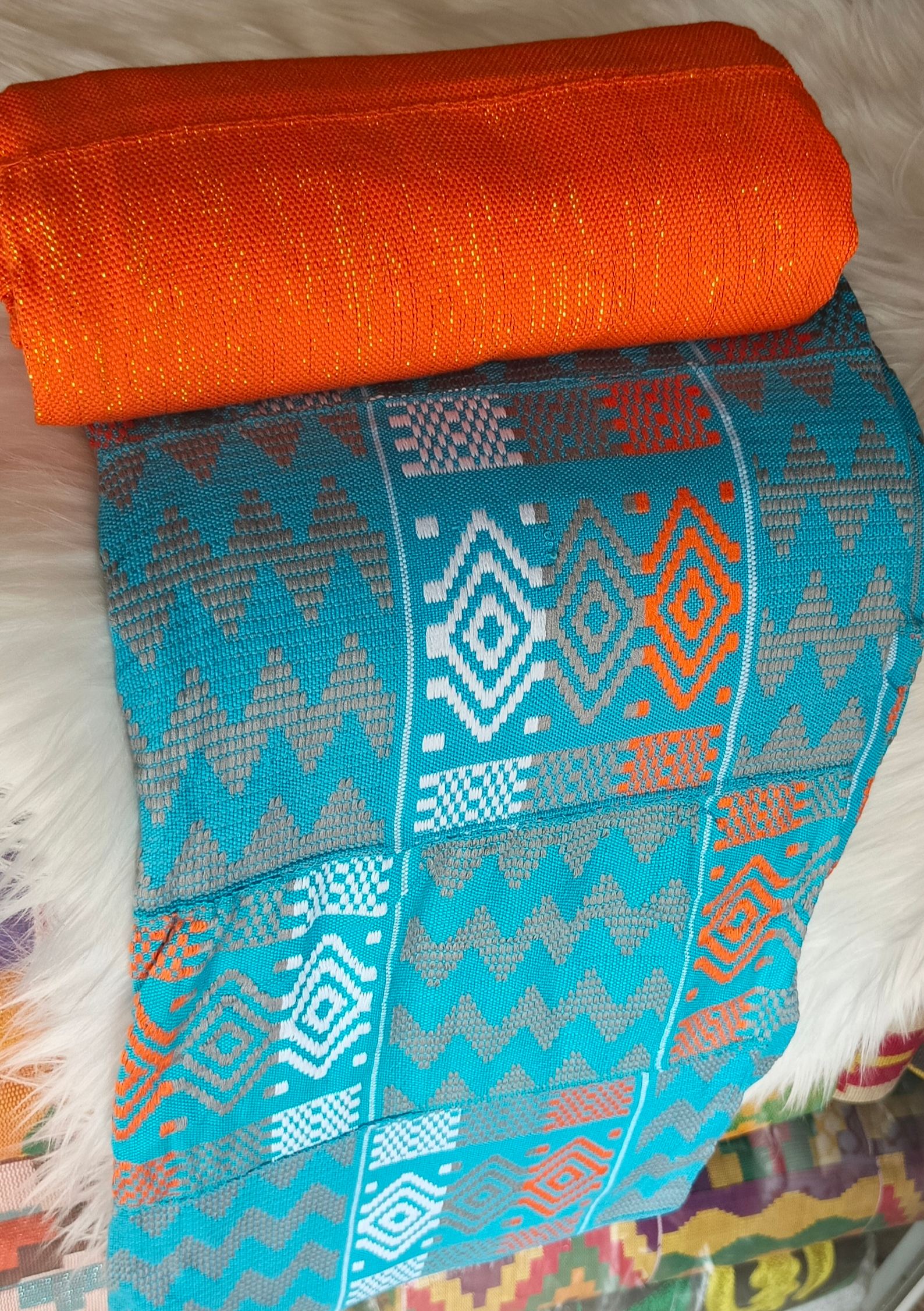 4 yards (2 yards design with 2 yards plain) 