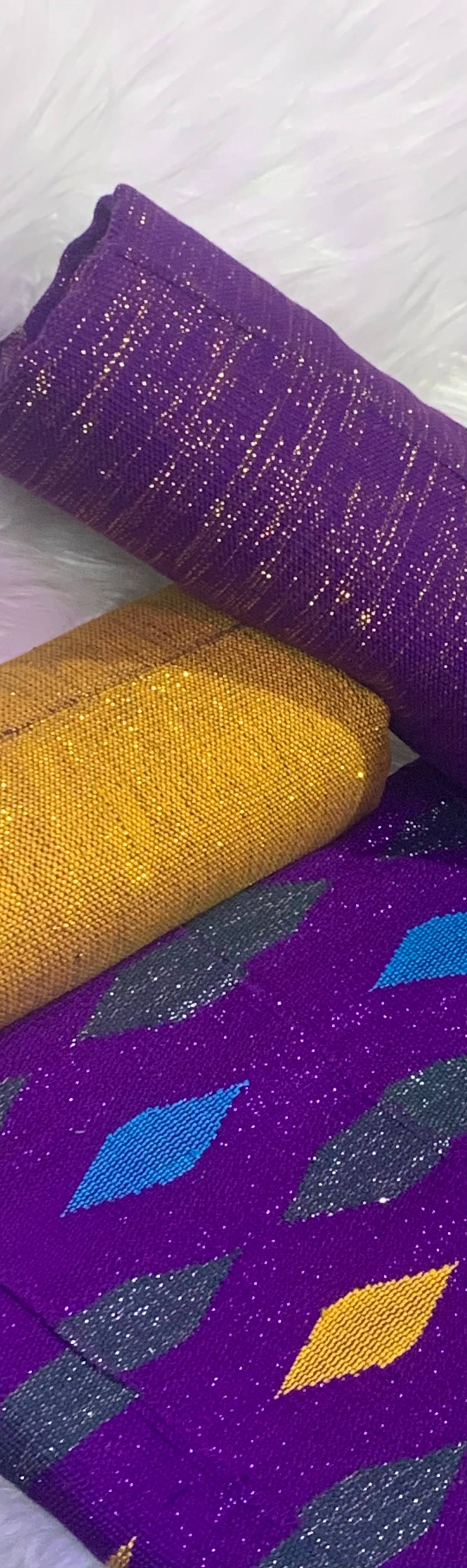 6 yards (4 yards ombre' plain with 2 yards design pattern) 