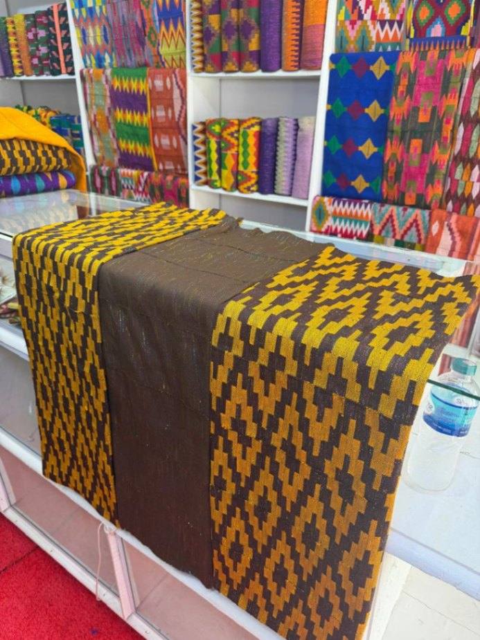 6 yards ( 4 yards design with 2 yards plain) 