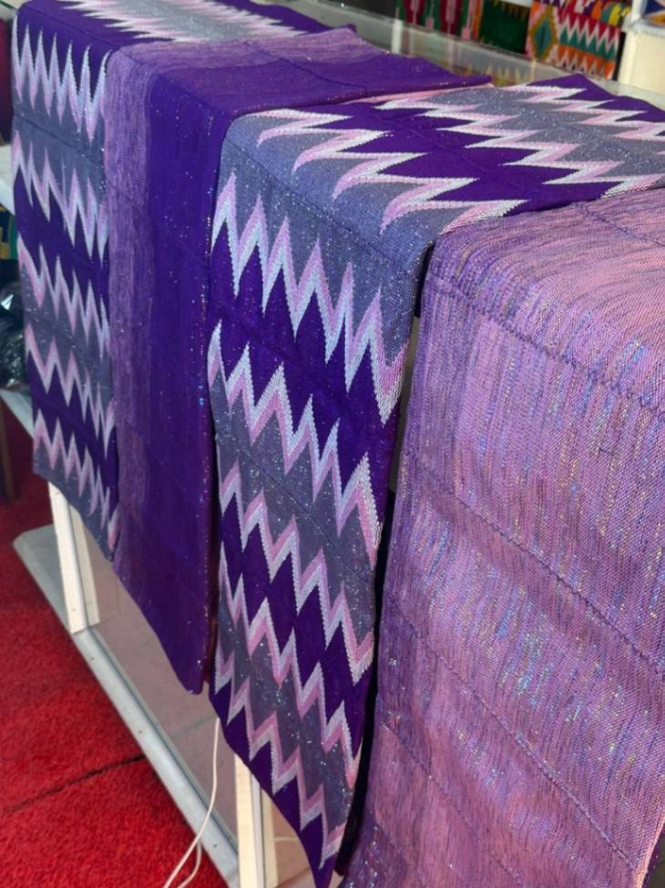 8 yards (4 yards design with 4 yards ombre' plain)